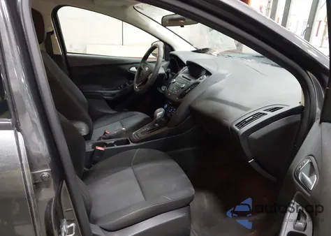 2017 Ford Focus Se z USA, uszkodzony, nr VIN 1FADP3F28HL314308